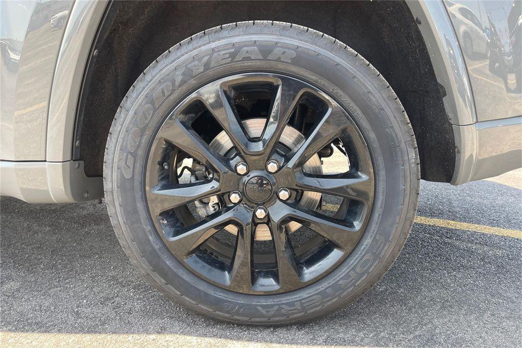 used 2022 Jeep Grand Cherokee car, priced at $27,500