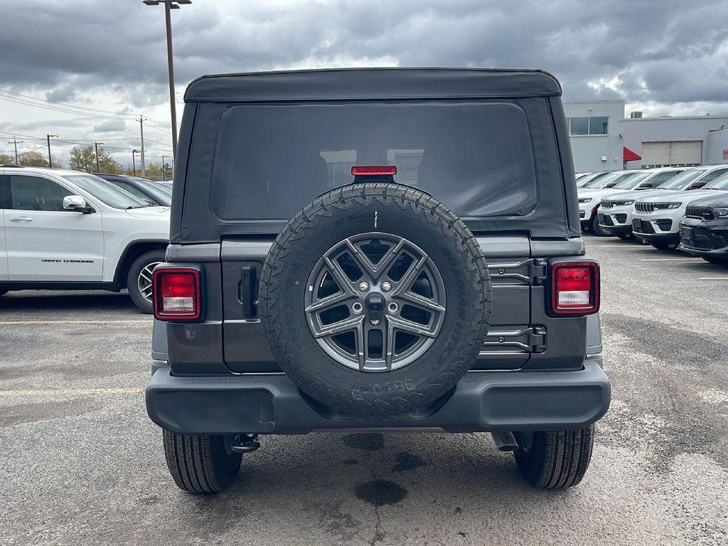 new 2025 Jeep Wrangler car, priced at $39,055