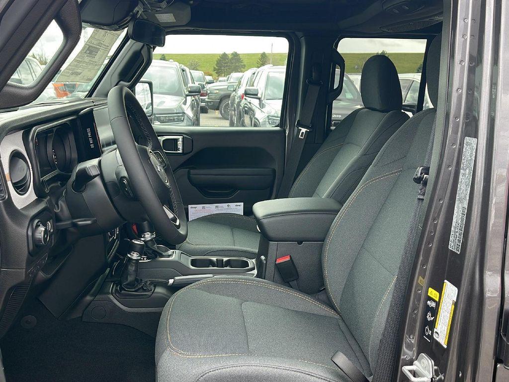 new 2025 Jeep Wrangler car, priced at $39,055