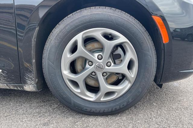 used 2023 Chrysler Pacifica car, priced at $32,000