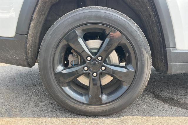 used 2022 Jeep Grand Cherokee L car, priced at $30,000