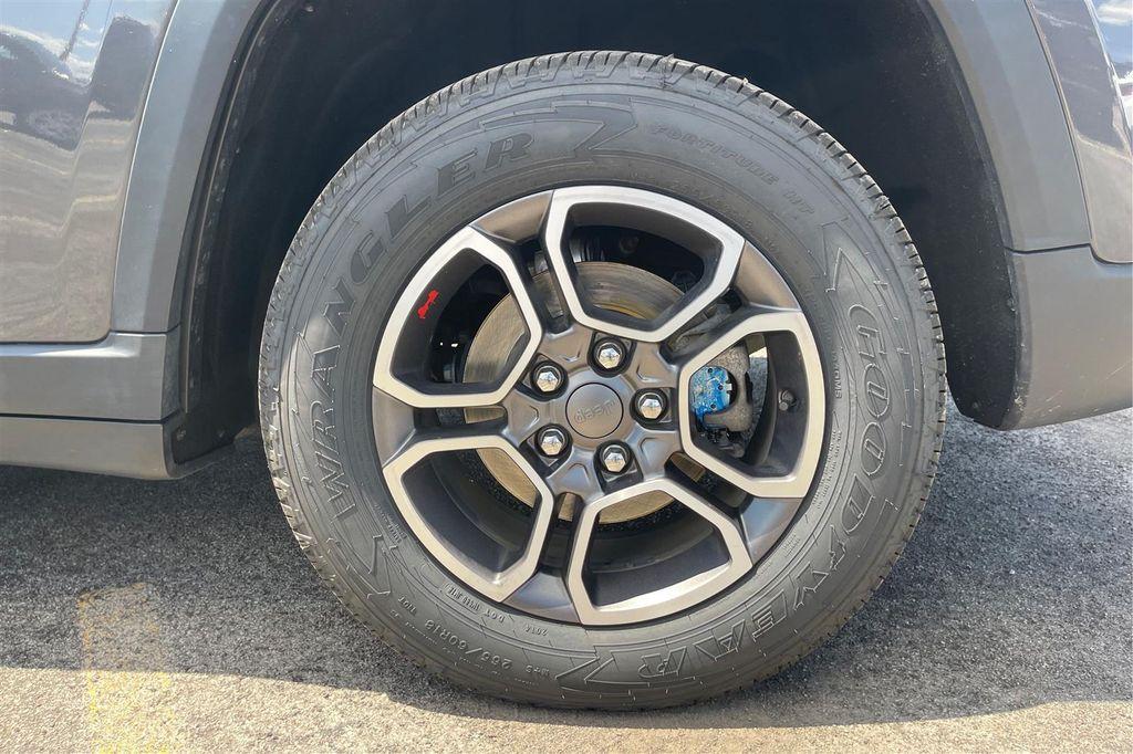 used 2022 Jeep Grand Cherokee car, priced at $35,500