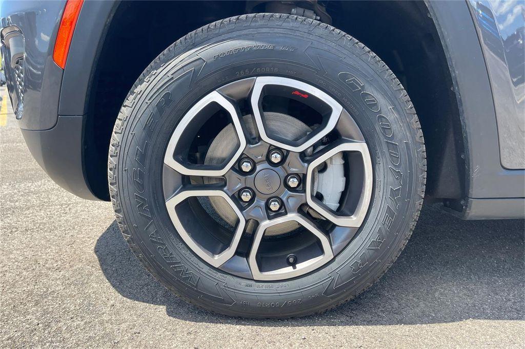 used 2022 Jeep Grand Cherokee car, priced at $35,500
