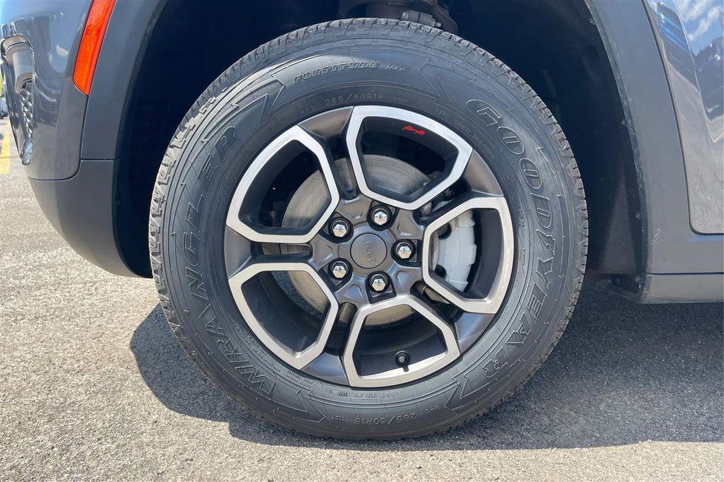 used 2022 Jeep Grand Cherokee car, priced at $35,500