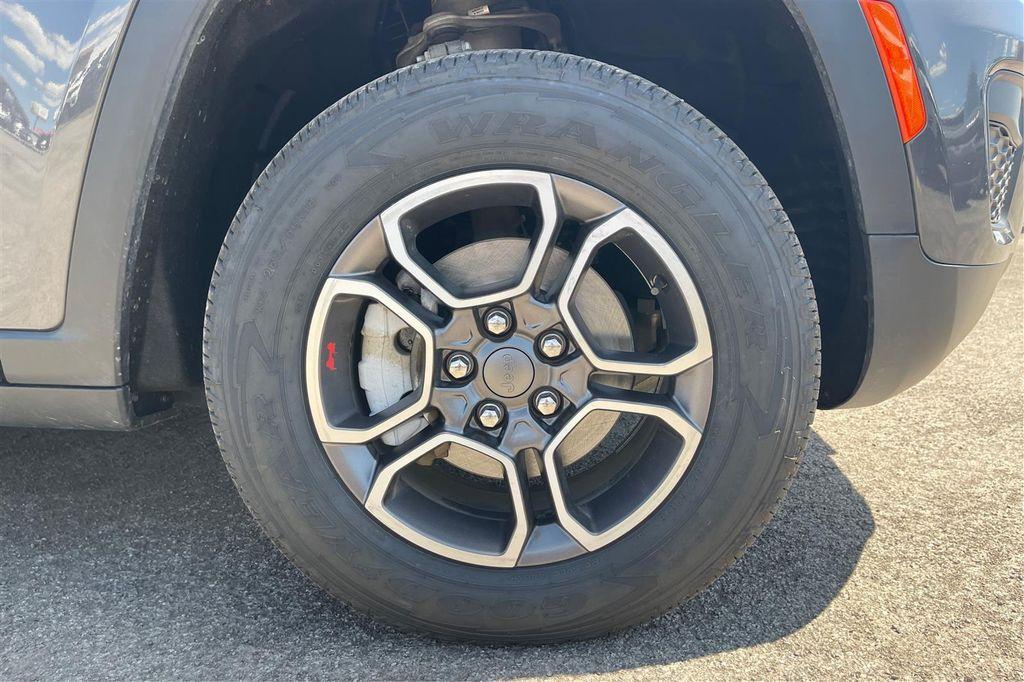 used 2022 Jeep Grand Cherokee car, priced at $35,500