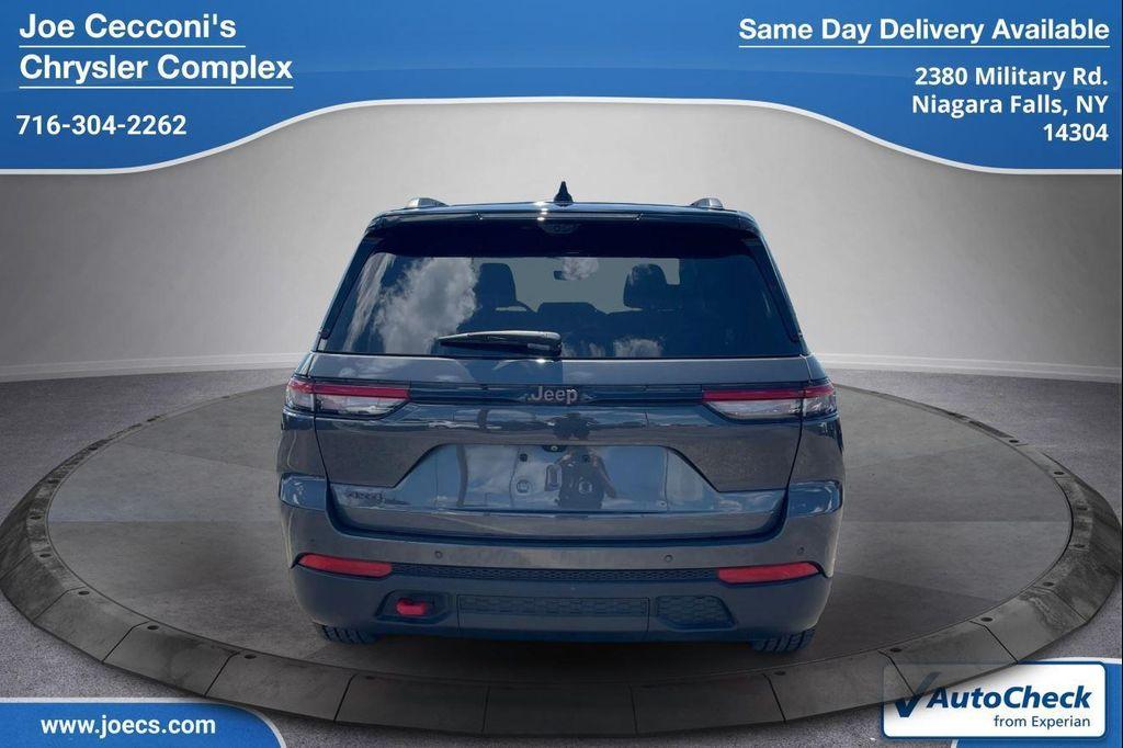 used 2022 Jeep Grand Cherokee car, priced at $35,500