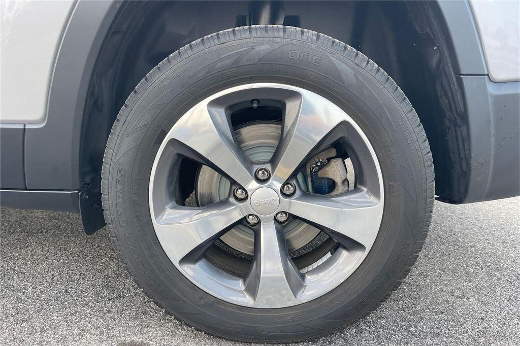 used 2020 Jeep Cherokee car, priced at $20,000