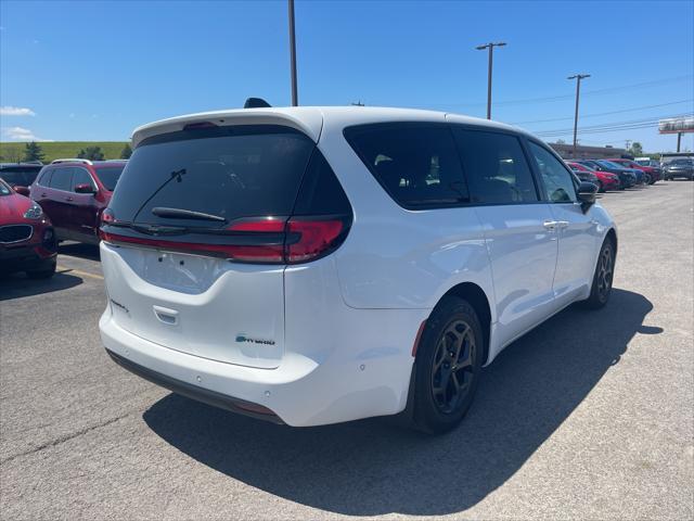 new 2023 Chrysler Pacifica Hybrid car, priced at $41,580