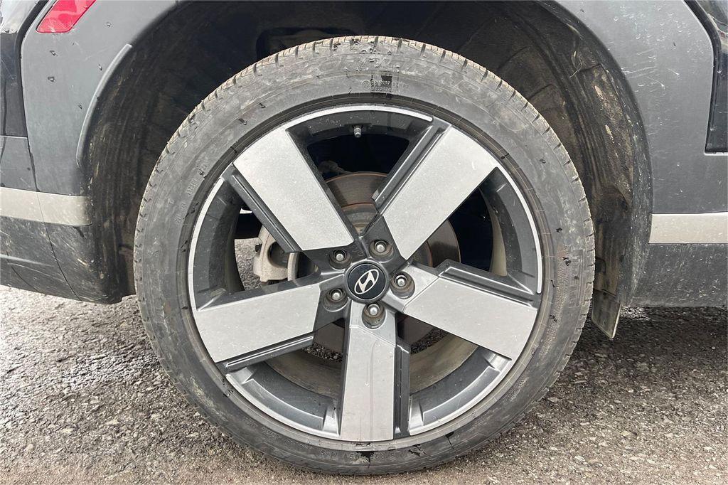 used 2024 Hyundai Santa Fe car, priced at $36,000