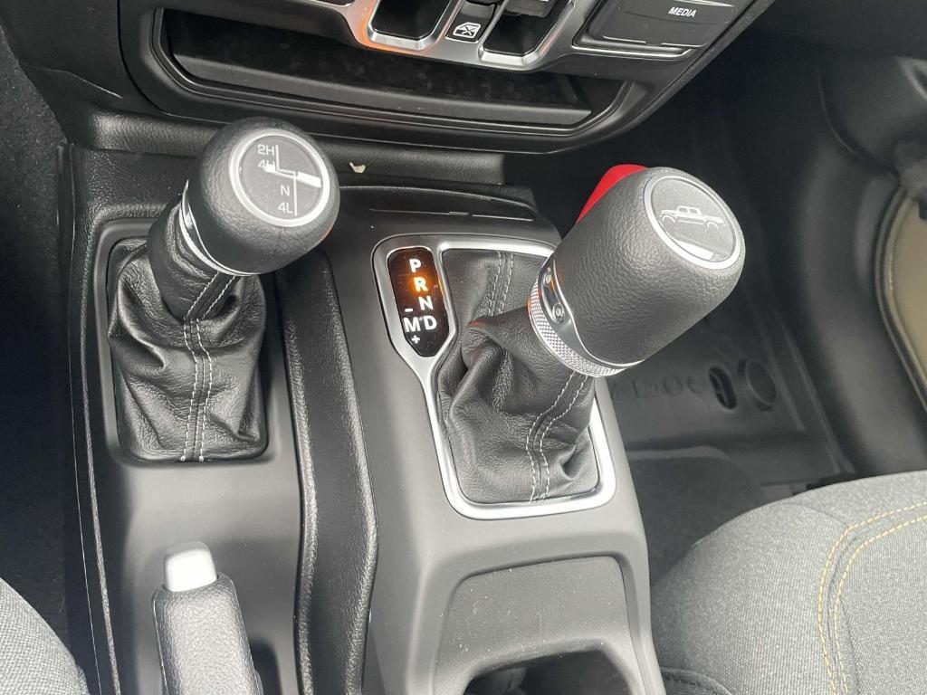 new 2025 Jeep Gladiator car, priced at $39,308
