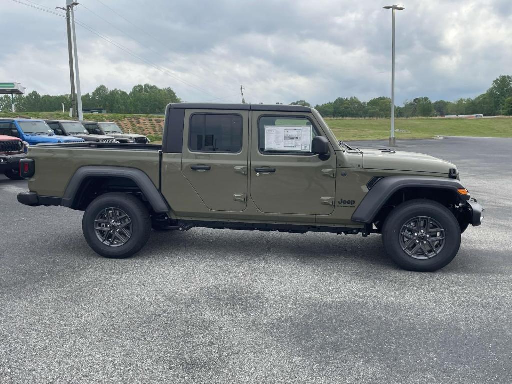 new 2025 Jeep Gladiator car, priced at $39,308