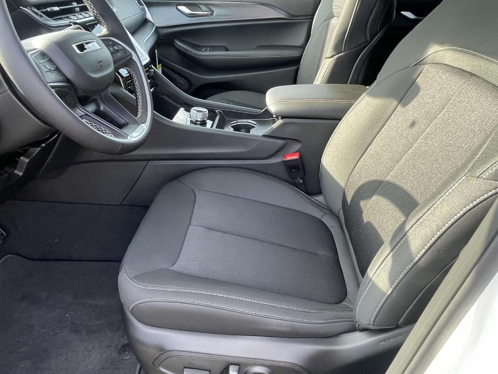 new 2025 Jeep Grand Cherokee L car, priced at $37,478