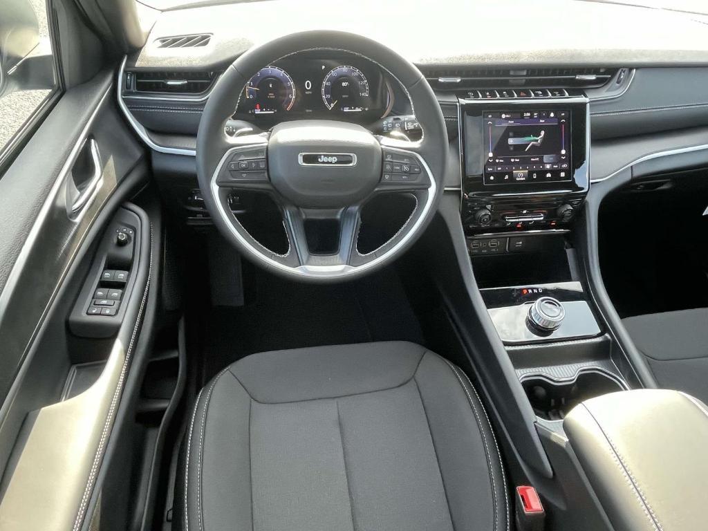 new 2025 Jeep Grand Cherokee L car, priced at $37,478