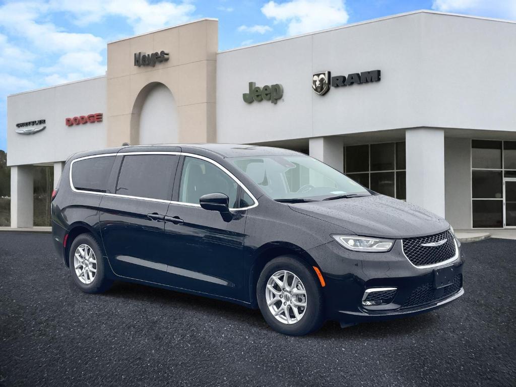 used 2024 Chrysler Pacifica car, priced at $28,989