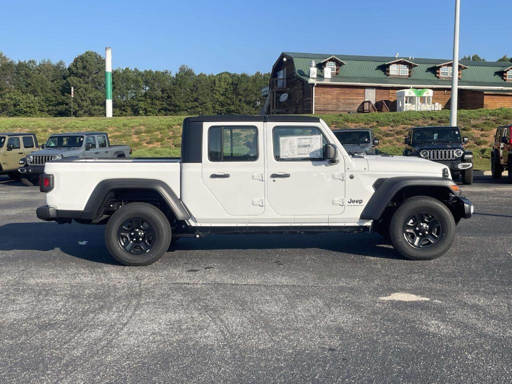 new 2025 Jeep Gladiator car, priced at $37,953