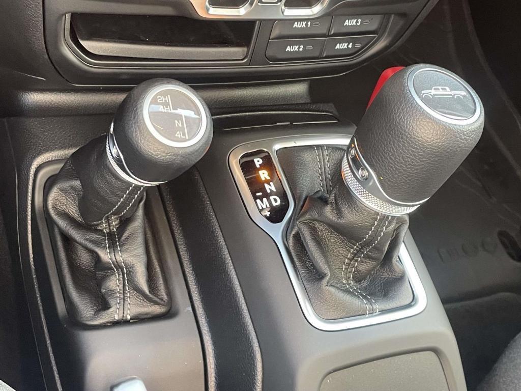 new 2025 Jeep Gladiator car, priced at $37,953
