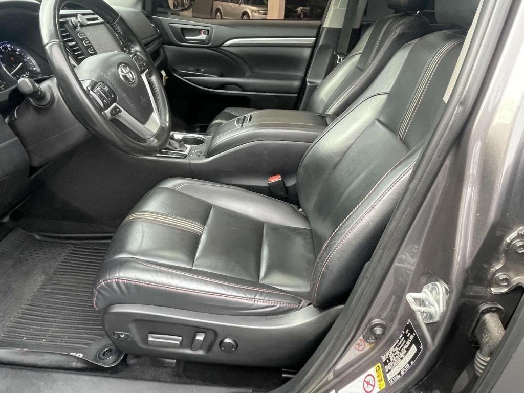 used 2019 Toyota Highlander car, priced at $26,996