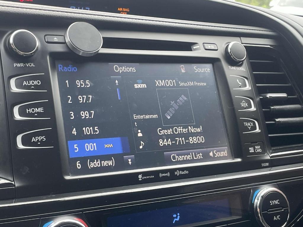 used 2019 Toyota Highlander car, priced at $26,996