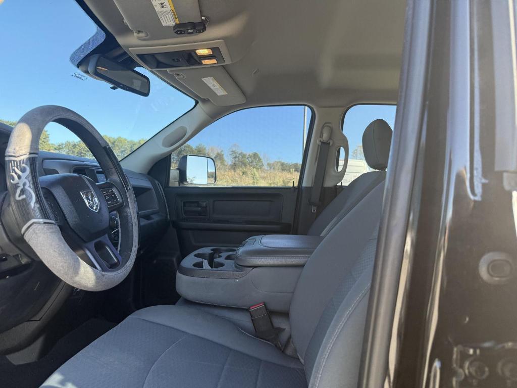 used 2019 Ram 1500 Classic car, priced at $22,922