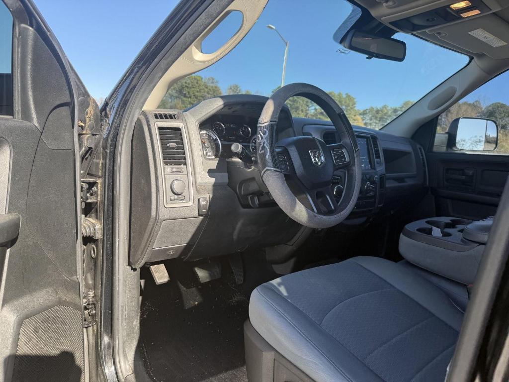 used 2019 Ram 1500 Classic car, priced at $22,922