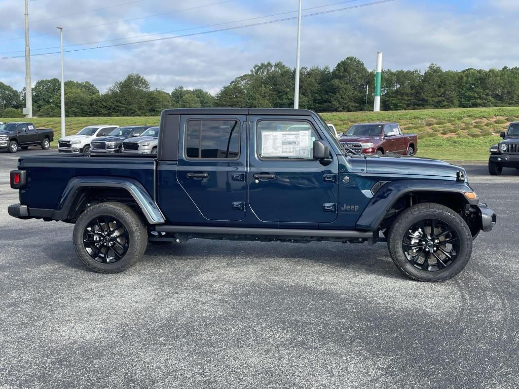 new 2025 Jeep Gladiator car, priced at $42,373