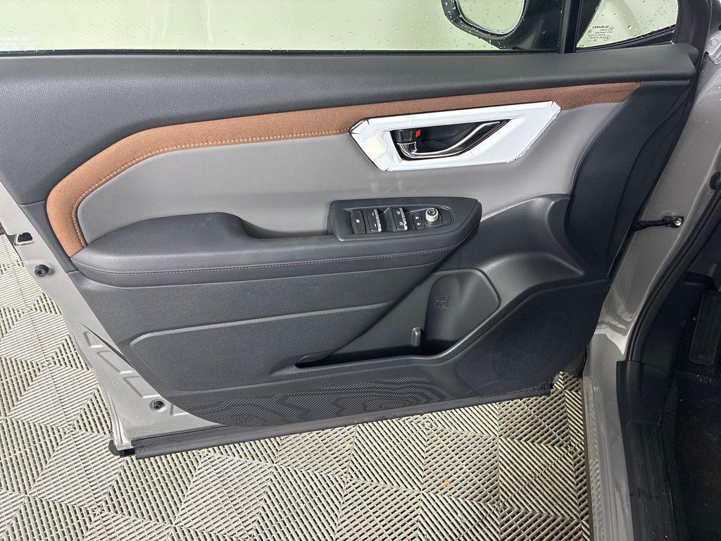 new 2025 Subaru Forester car, priced at $38,166