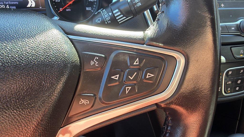 used 2022 Chevrolet Equinox car, priced at $20,610