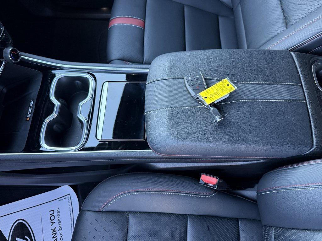 used 2024 Chevrolet Traverse car, priced at $52,994