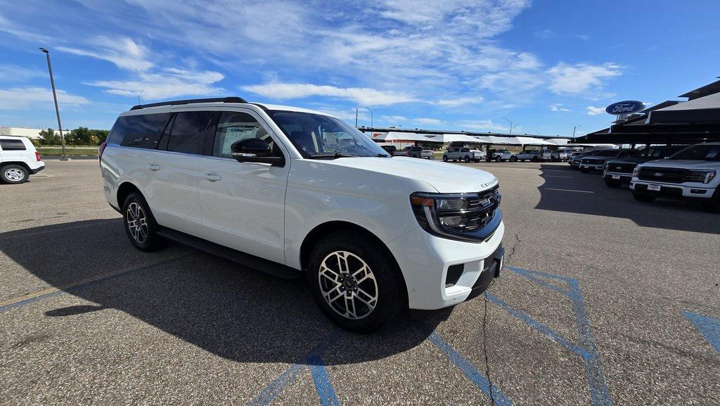 new 2025 Ford Expedition Max car, priced at $75,995