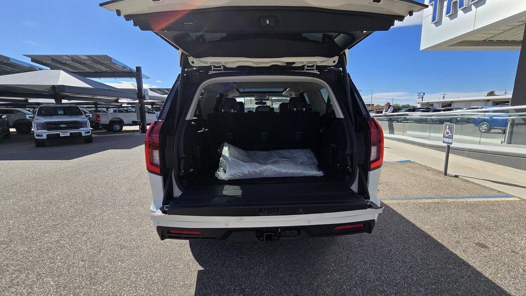 new 2025 Ford Expedition Max car, priced at $75,995