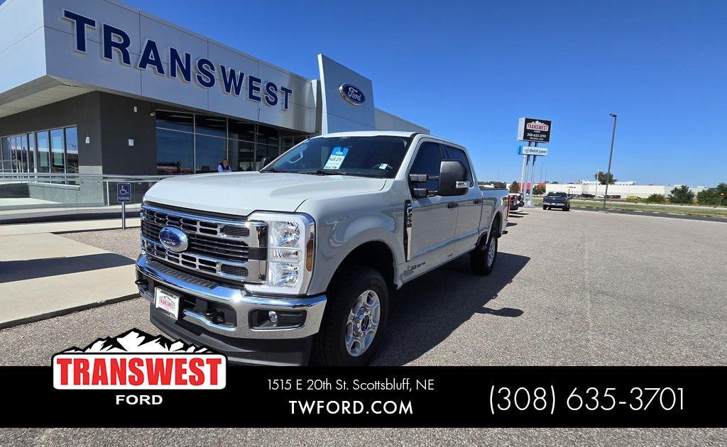new 2025 Ford F-250 car, priced at $65,424