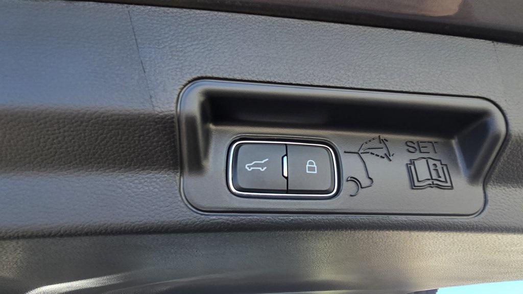 new 2025 Ford Explorer car, priced at $58,640