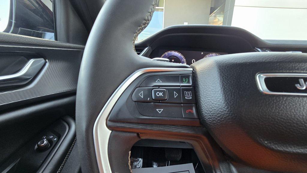 used 2024 Jeep Grand Cherokee car, priced at $35,995