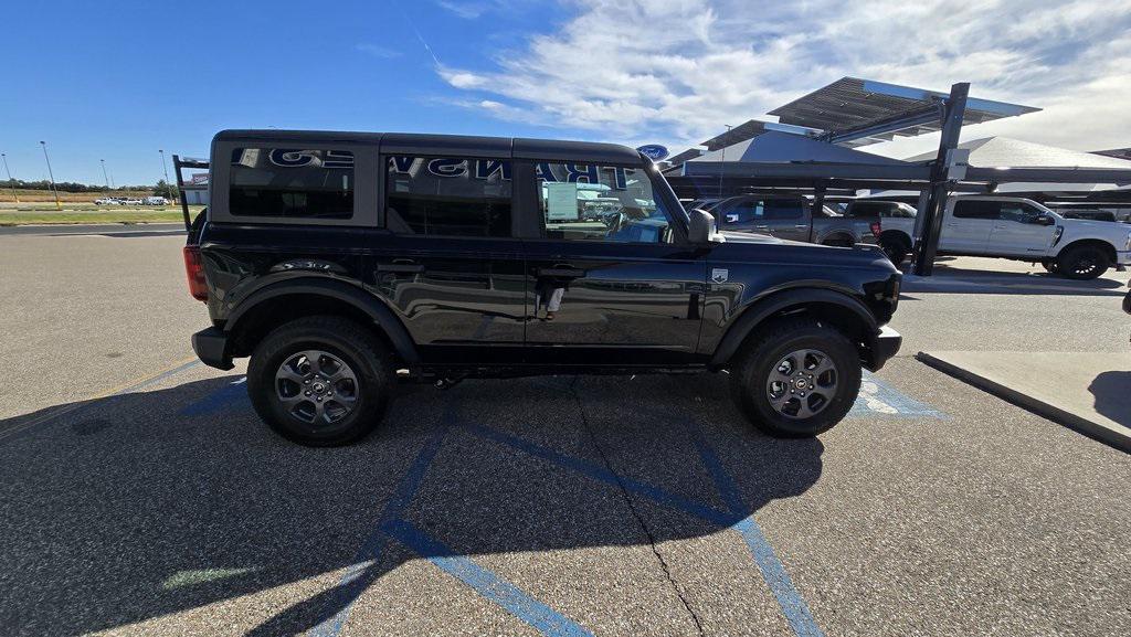 new 2025 Ford Bronco car, priced at $45,011
