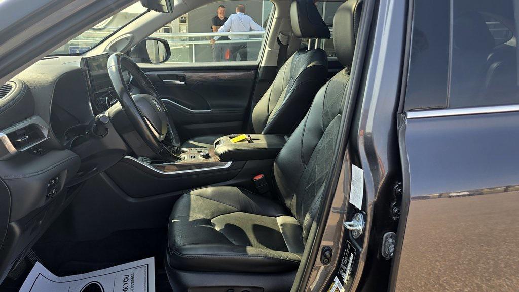 used 2023 Toyota Highlander car, priced at $45,774
