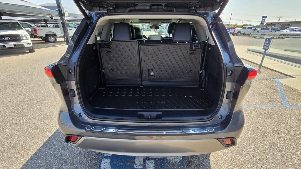 used 2023 Toyota Highlander car, priced at $45,774