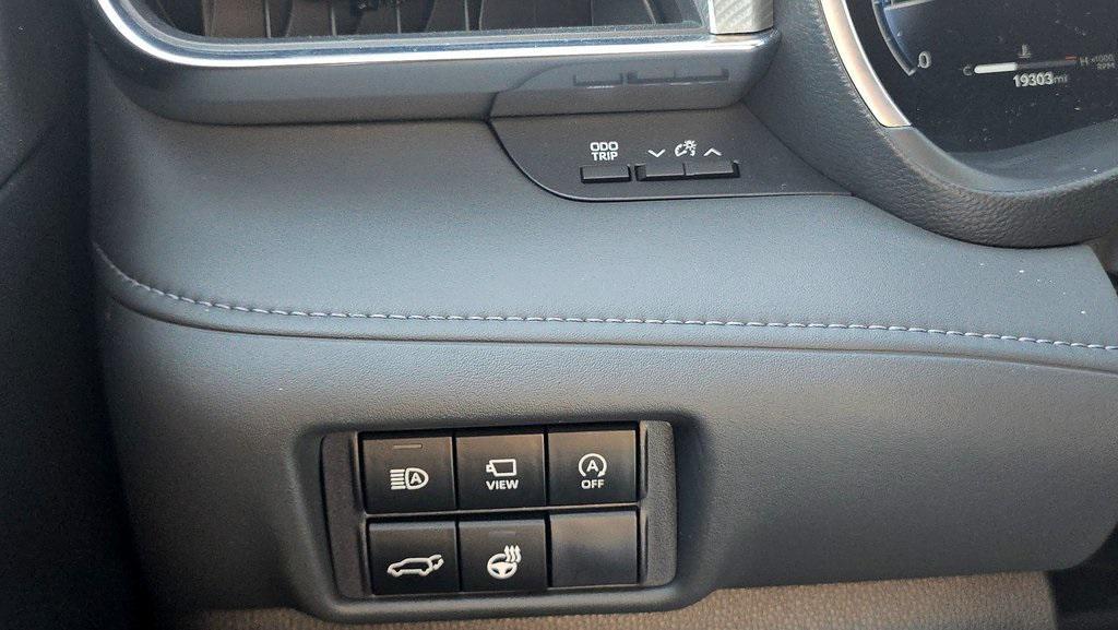 used 2023 Toyota Highlander car, priced at $45,774