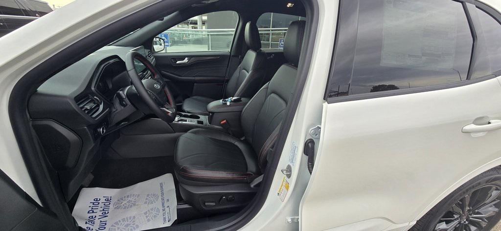 new 2025 Ford Escape car, priced at $40,268