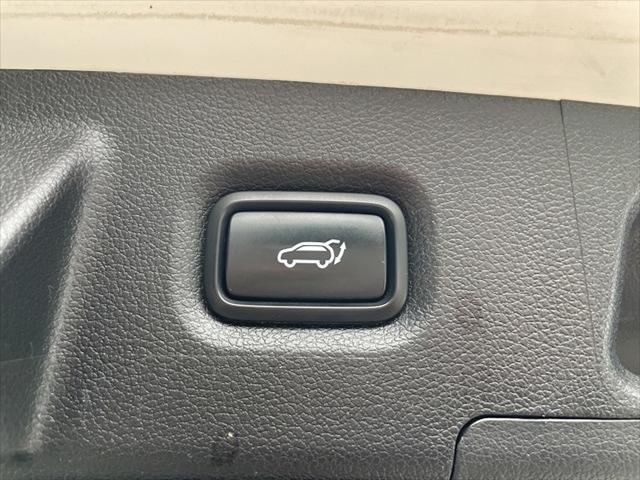 used 2022 Hyundai Santa Fe car, priced at $23,800