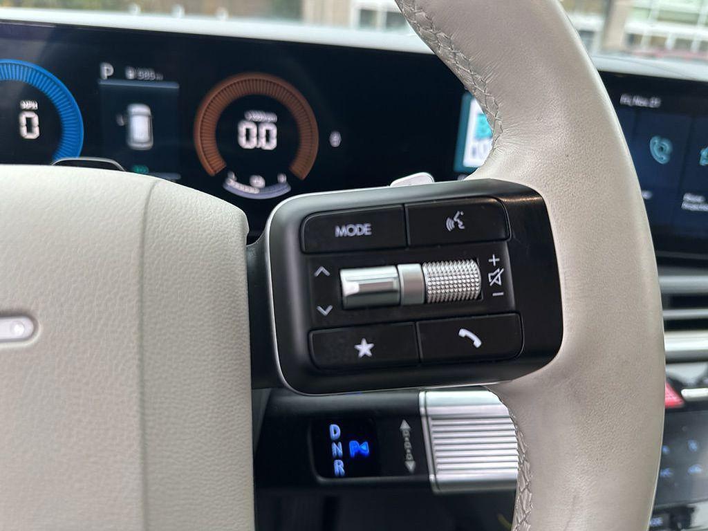 used 2024 Hyundai Santa Fe car, priced at $31,997