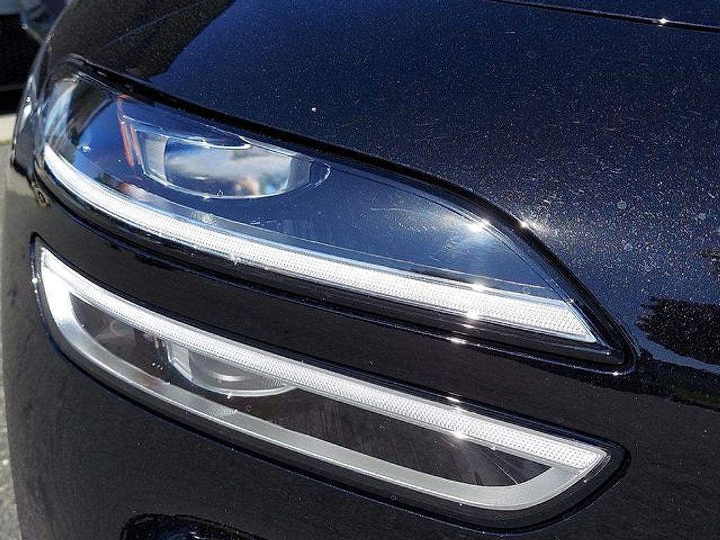 used 2022 Genesis G70 car, priced at $26,499