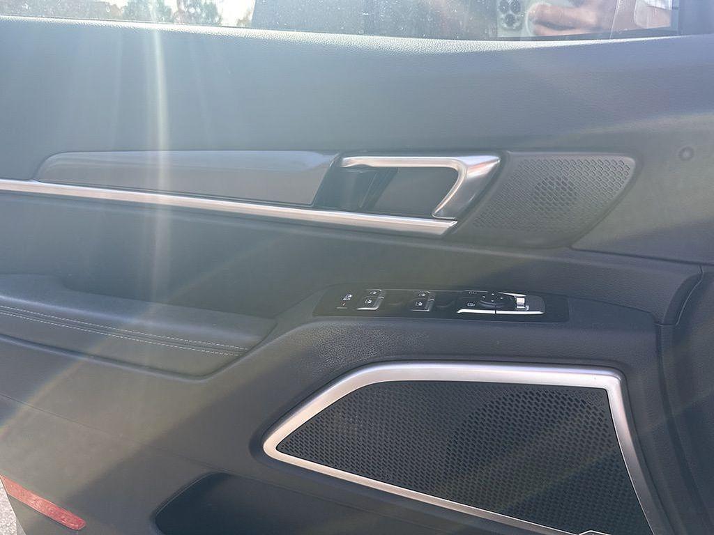 used 2023 Kia Telluride car, priced at $30,988