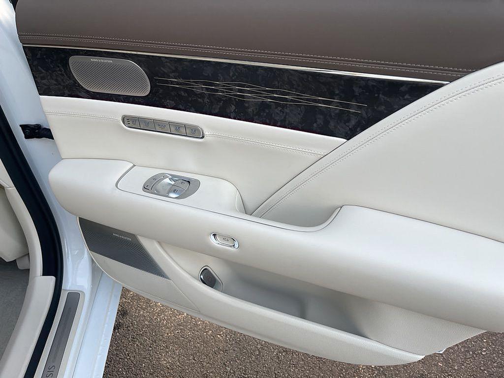 used 2025 Genesis G90 car, priced at $78,990