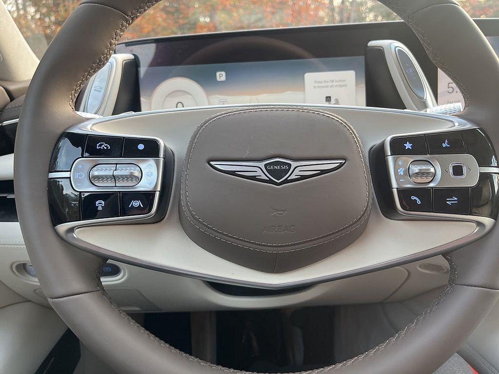 used 2025 Genesis G90 car, priced at $78,990