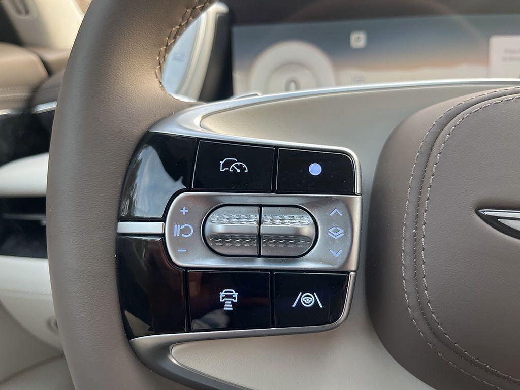 used 2025 Genesis G90 car, priced at $78,990