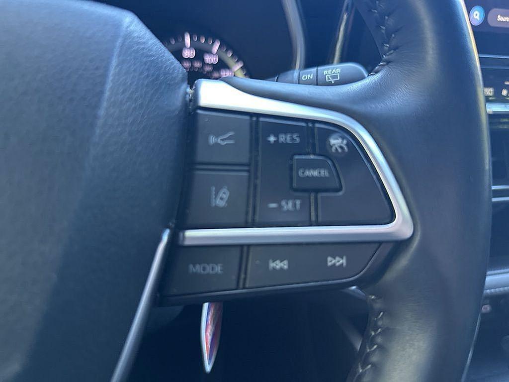 used 2023 Toyota Highlander car, priced at $27,988