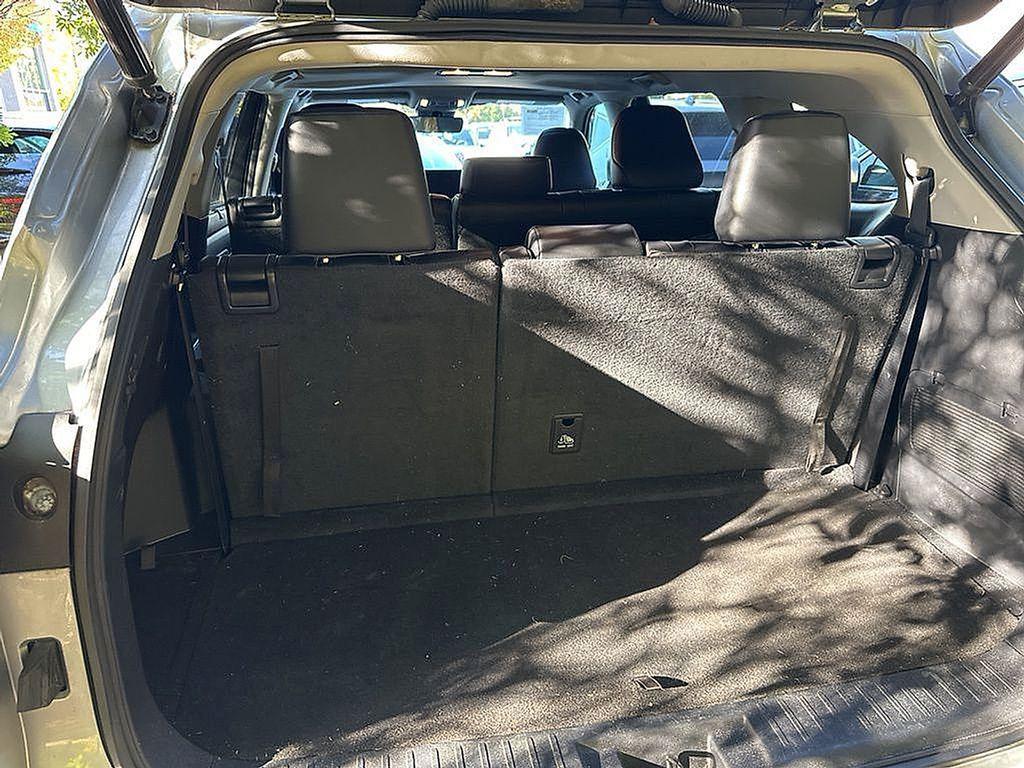 used 2023 Toyota Highlander car, priced at $27,988