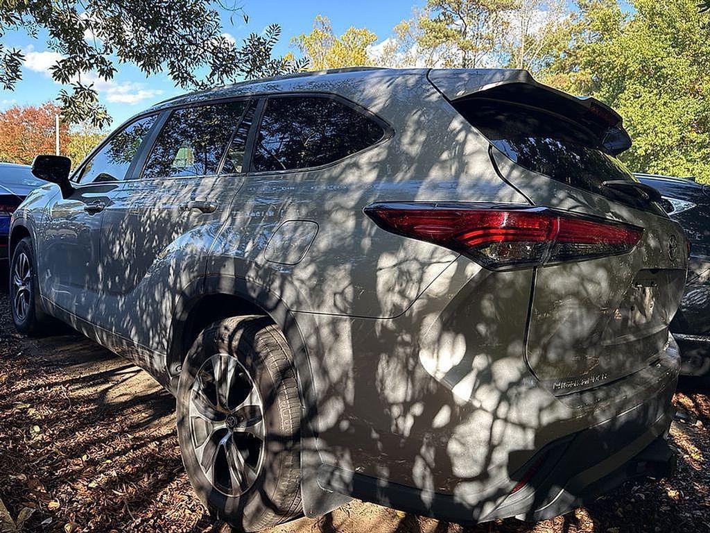used 2023 Toyota Highlander car, priced at $27,988