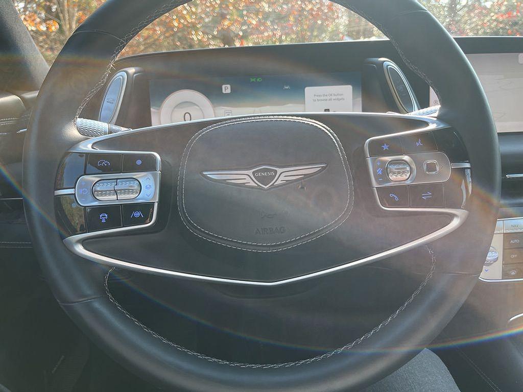 used 2024 Genesis G90 car, priced at $67,990