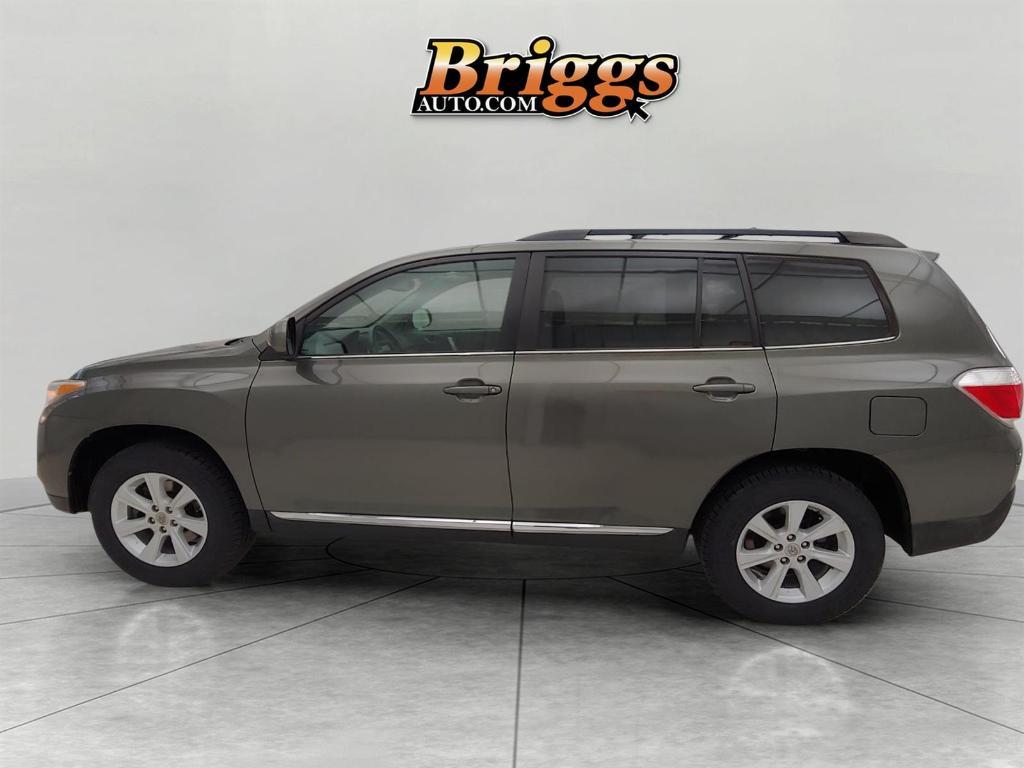 used 2012 Toyota Highlander car, priced at $15,900